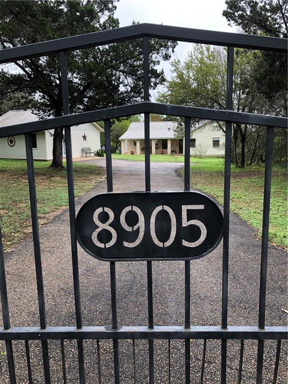 Foto del edificio - 8905 Bear Creek Dr