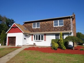 Building Photo - 909 Warner Rd
