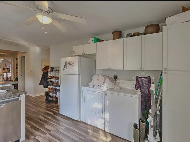 Foto del edificio - 3 Bedroom 1 Bath Apartment - Downtown Charleston