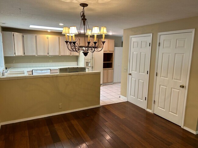 Foto del edificio - 3 Bedroom, 2 Bath House in Dundee- Great L...