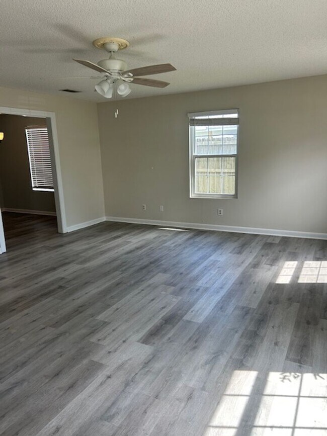 Foto del edificio - 4808 Sherri Ln