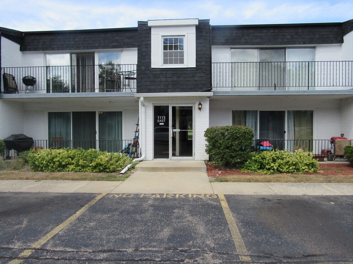 Foto principal - 1115 Royal St George Dr
