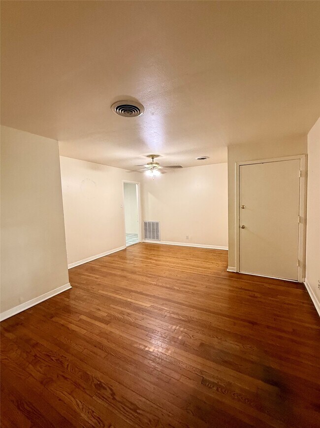 Foto del edificio - 7018 Alder Dr