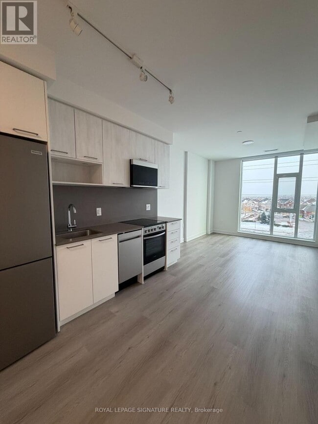 Building Photo - 40 Lagerfeld Dr