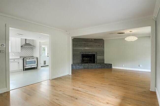 Foto del edificio - 1011 Berrywood Dr