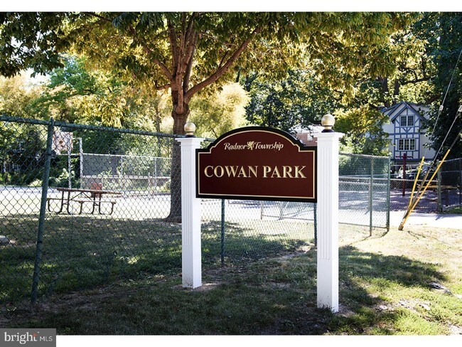 Foto del edificio - 232 Willow Ave