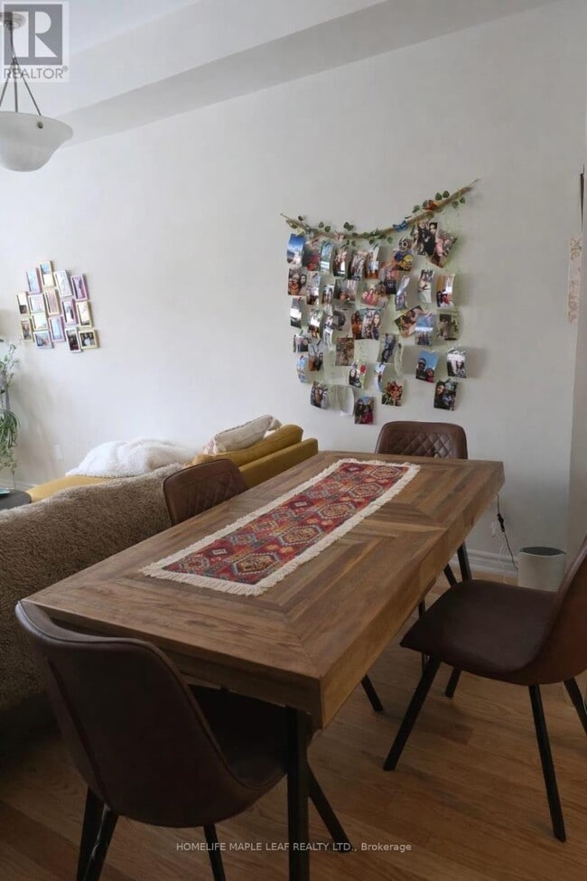 Photo du bâtiment - 1392 National Cmn