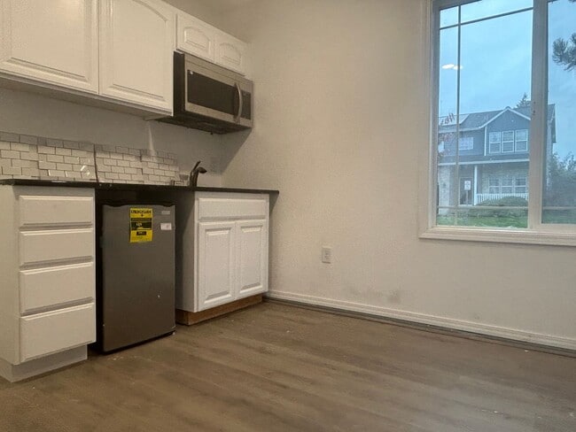 Photo - 433 NE 49th Ave Apartment