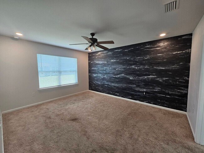 Foto del edificio - Modern 4Bed/2Ba Home, Centrally Located & Convenient to Everything! *1/2 OFF 1st Month's Rent!* &...