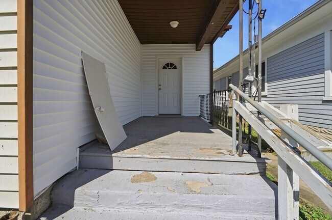 Foto del edificio - 413 Lockwood Ave