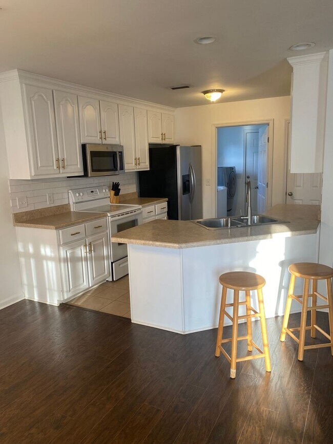 Foto del edificio - Available December!