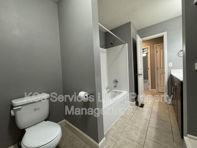 Foto del edificio - 9326 N Robinhood Ave