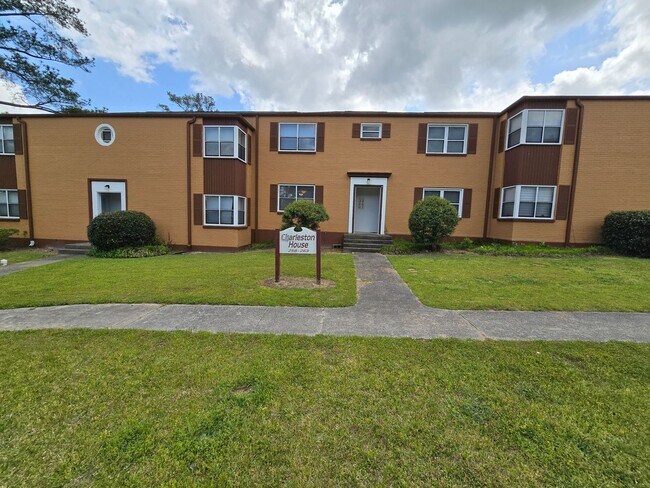 Foto del edificio - Hampton Hills subdivision. Close to Ft. Jackson and I-77.