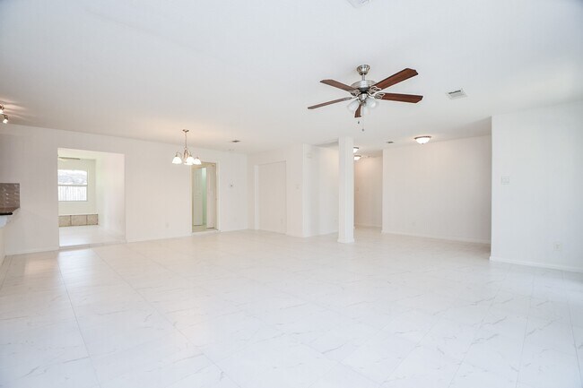 Foto del edificio - 9806 Larston St