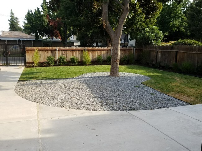 Patio - 3338 E Sierra Madre Ave, Fresno CA 93726