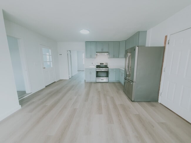 Building Photo - 23 Madison Pl