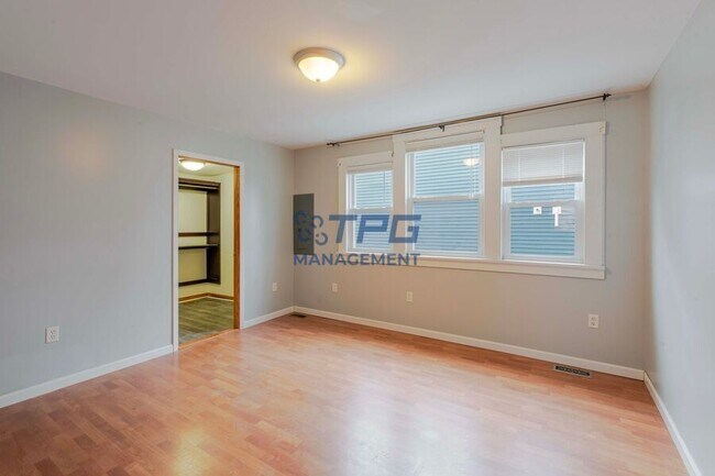 Foto del edificio - 32 Barberie Ave