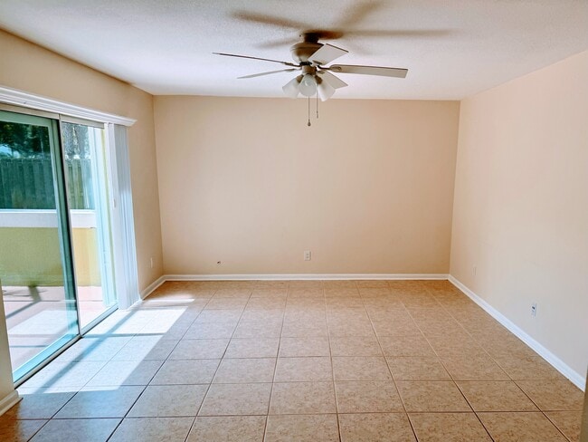 Building Photo - 83 SE Beech Tree Ln