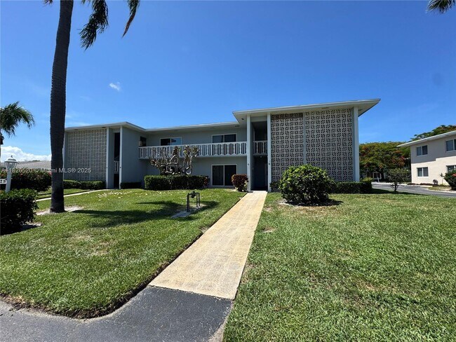 Foto del edificio - 225 Main Blvd