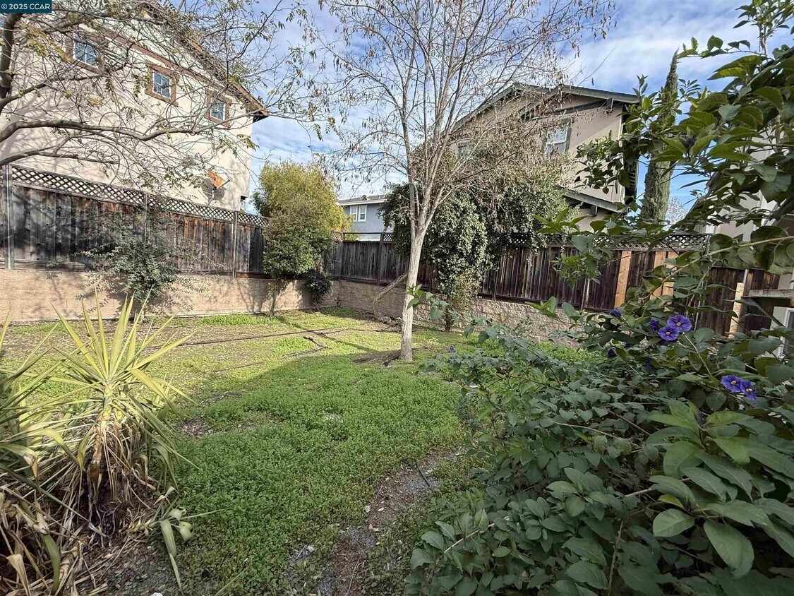 Foto del edificio - 2875 Euclid Ave