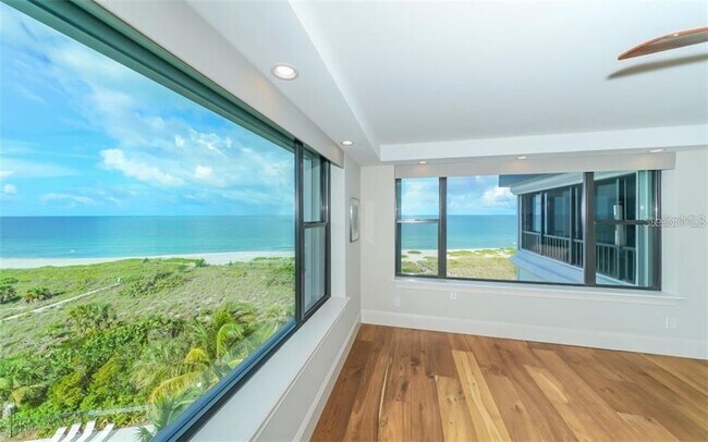 Foto del edificio - 8600 Midnight Pass Rd