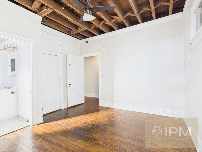 Foto del edificio - 219 S Union St