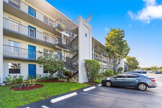 Foto del edificio - 301 SW 135th Ave