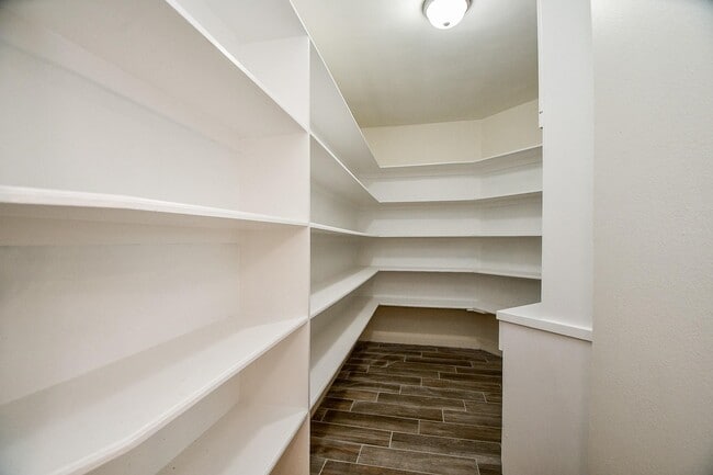 Foto del edificio - 8115 Fondren Lake Dr