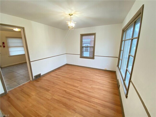 Building Photo - 4015 Ellison Rd