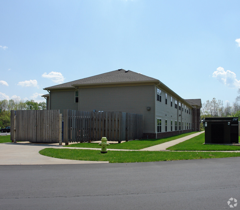 Building Photo - Villa at Marian Park