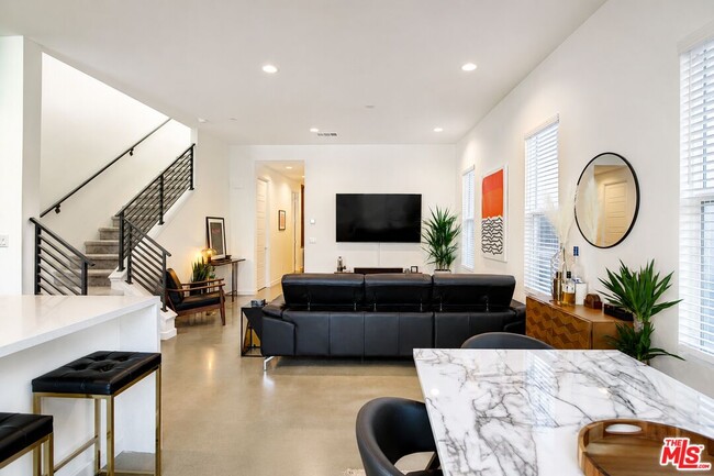 Building Photo - 2693 Paragon Loop