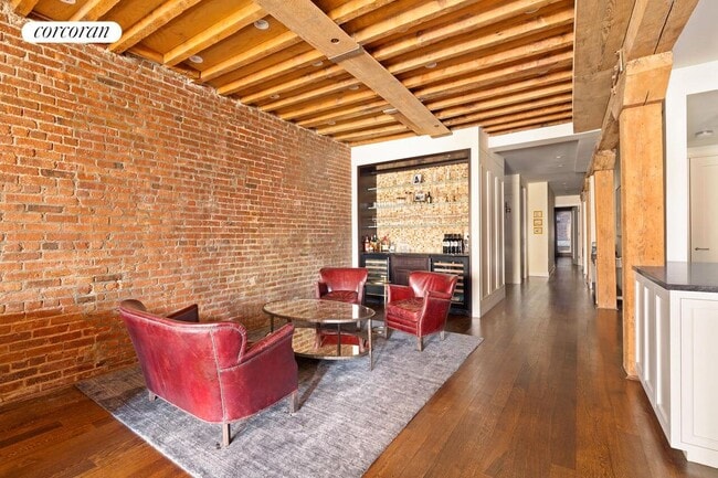 Building Photo - 62 Beach St