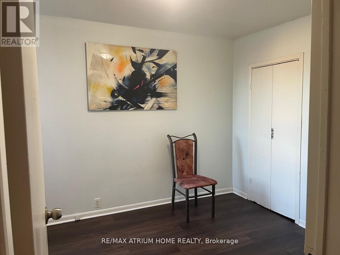 Primary Photo - 19 Laughton Ave