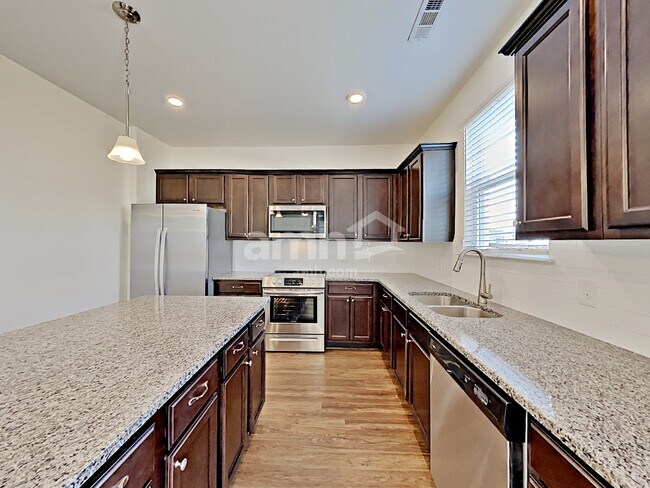 Foto del edificio - 5208 Lake Maxwell Dr