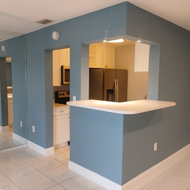 Foto del edificio - 350 79th Ave N