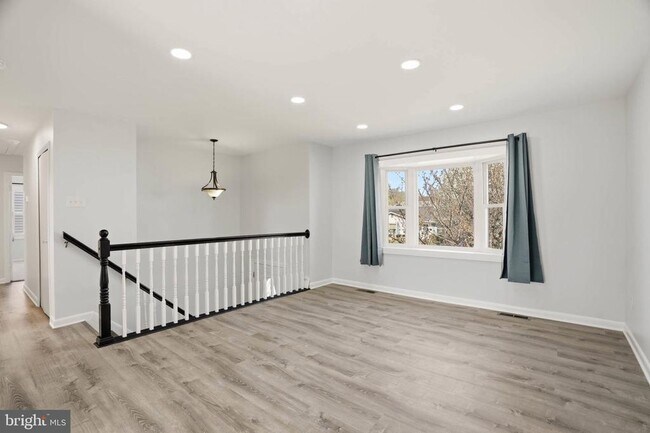 Building Photo - 7897 Pavilion Dr