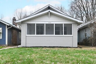 Building Photo - 3928 N Kenwood Ave