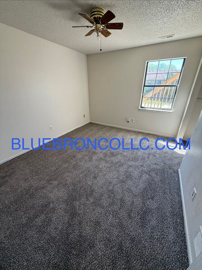 Foto del edificio - Updated 2-Bedroom Apartment in Raytown