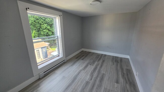 Building Photo - 48-48 Rue Calder