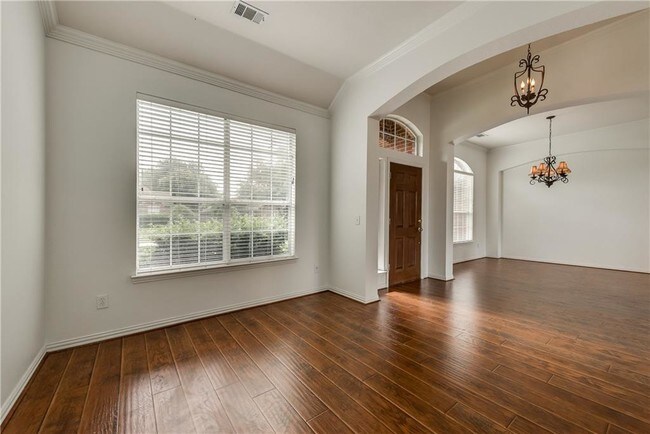 Building Photo - 8304 Presidio Dr