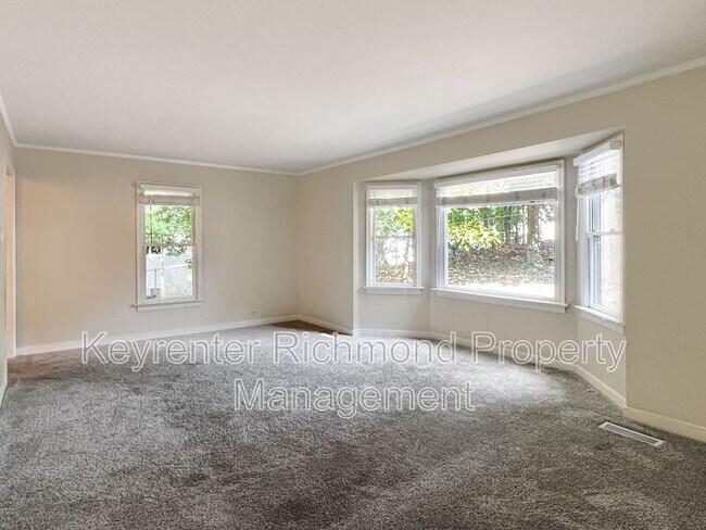 Building Photo - 6000 Partingdale Cir