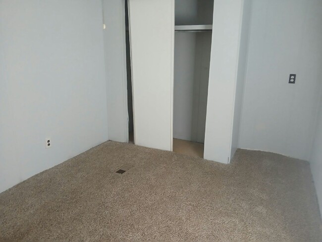 Building Photo - 130 S Suncoast Blvd