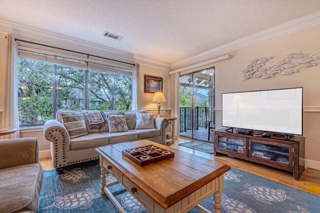 Building Photo - 36 Deallyon Ave