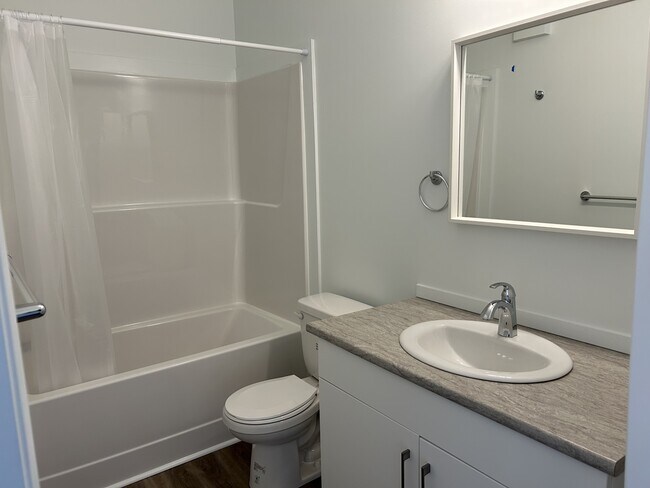 Building Photo - 5915-5119 119 Ave