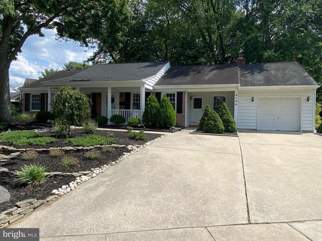 Primary Photo - 2100 Chestnut Ln