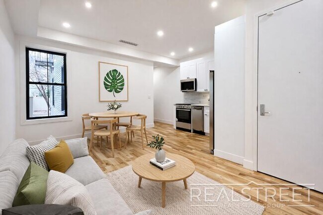 Building Photo - Brand New 3 Bed 2 Bath in Crown Heights with Backyard!
