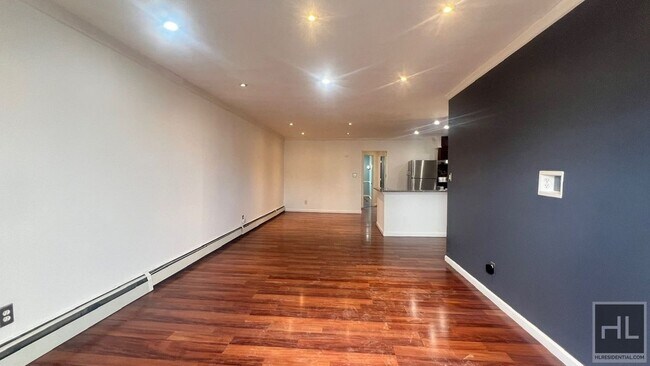 Foto del edificio - FLATLANDS 4 STREET