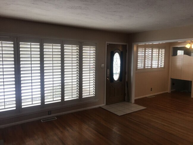 Building Photo - Cute and cozy 3 bedroom home for rent