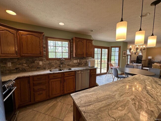 Foto del edificio - 3825 E Devonshire Ln