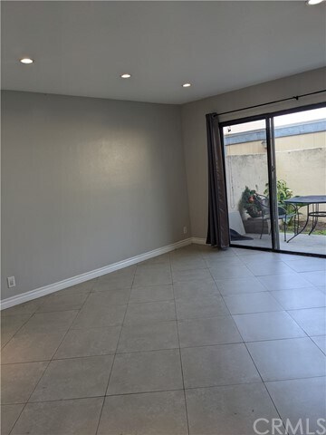Foto del edificio - 1381 S Walnut St